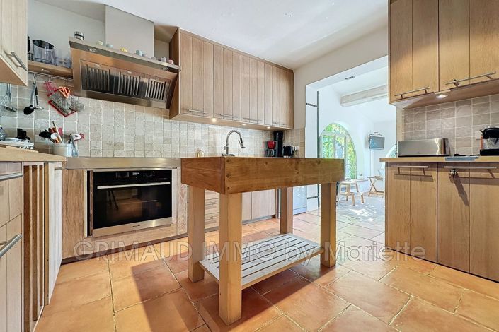 Image No.13-6 Bed House for sale
