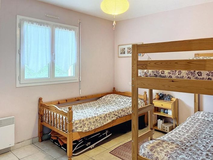 Image No.12-3 Bed House for sale