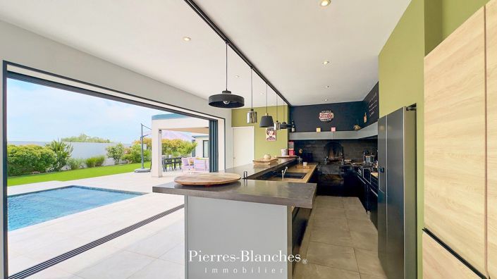 Image No.5-4 Bed House for sale