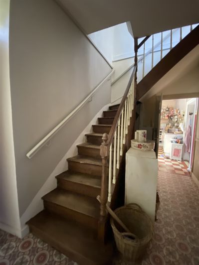 Image No.7-4 Bed House for sale