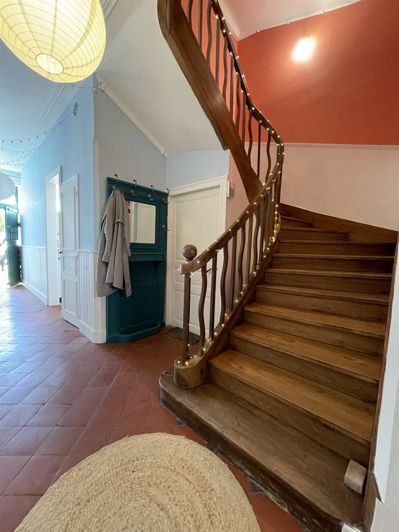 Image No.6-7 Bed House for sale