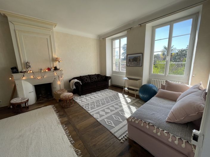Image No.7-7 Bed House for sale