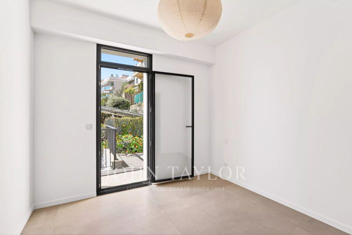 Image No.10-3 Bed Apartment for sale