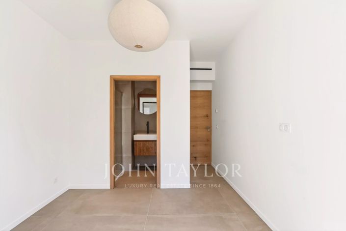 Image No.12-3 Bed Apartment for sale