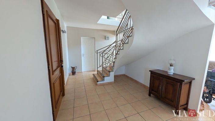 Image No.4-5 Bed House for sale