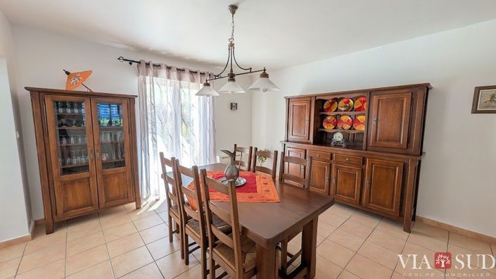 Image No.7-5 Bed House for sale