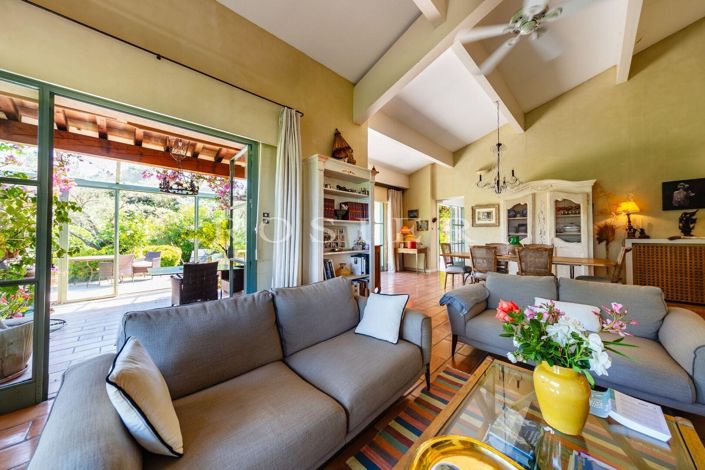 Image No.6-5 Bed House for sale