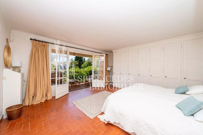 Image No.13-7 Bed House for sale
