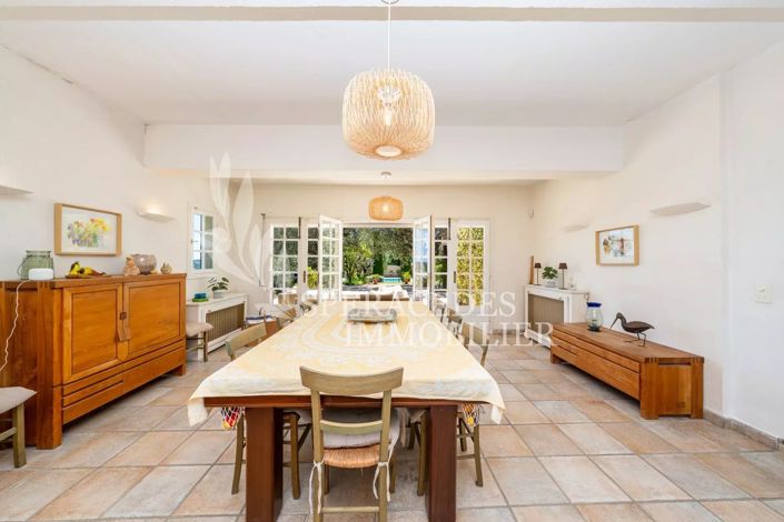 Image No.9-7 Bed House for sale