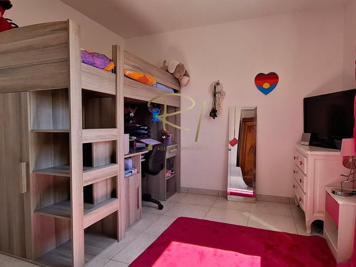 Image No.7-6 Bed House for sale