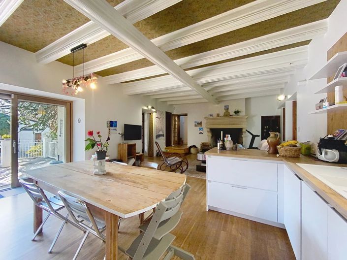 Image No.12-5 Bed House for sale