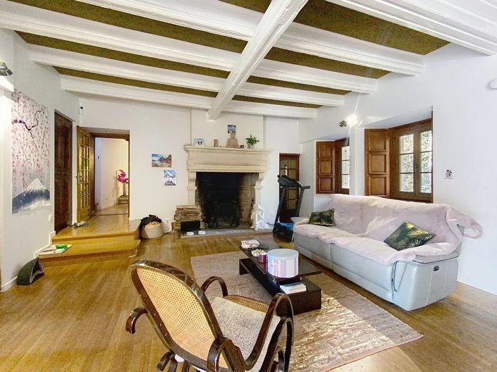 Image No.3-5 Bed House for sale