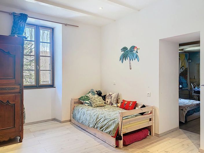 Image No.7-5 Bed House for sale