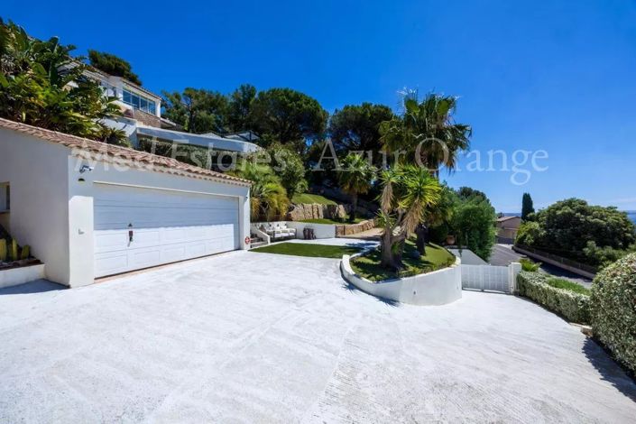 Image No.14-3 Bed House for sale