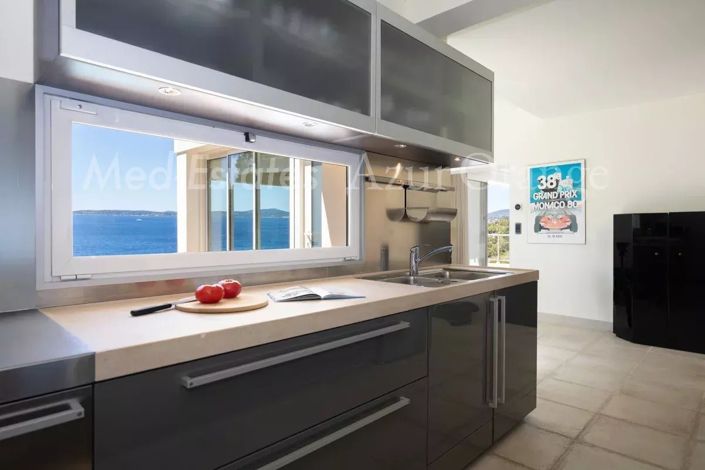 Image No.6-3 Bed House for sale