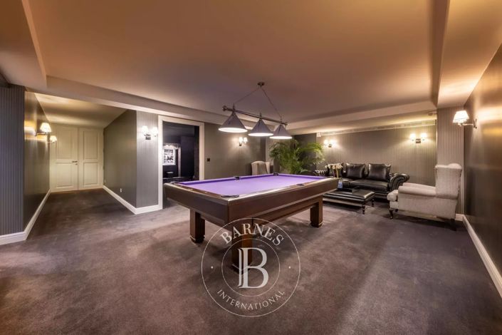 Image No.24-7 Bed House for sale