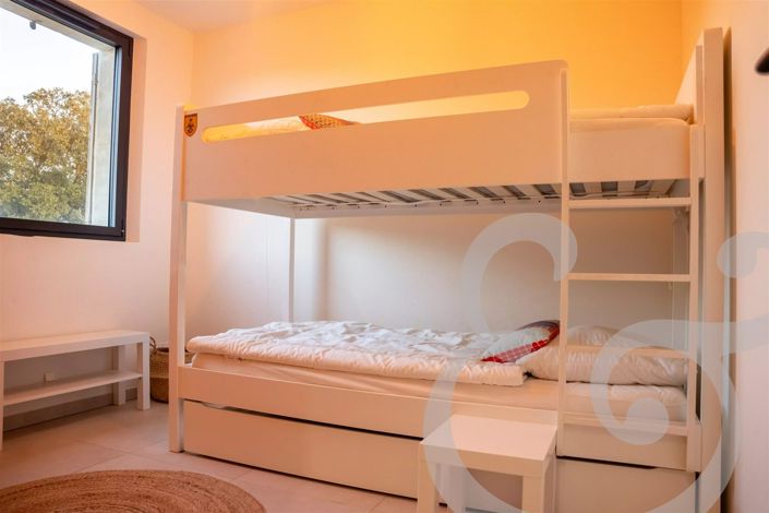 Image No.11-3 Bed House for sale