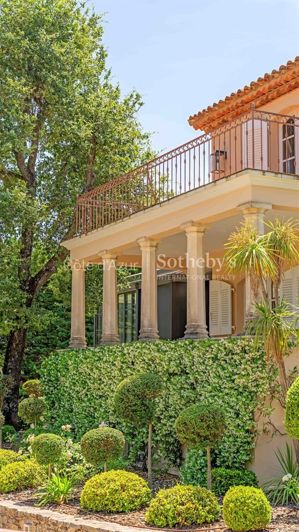 Image No.13-6 Bed Property for sale