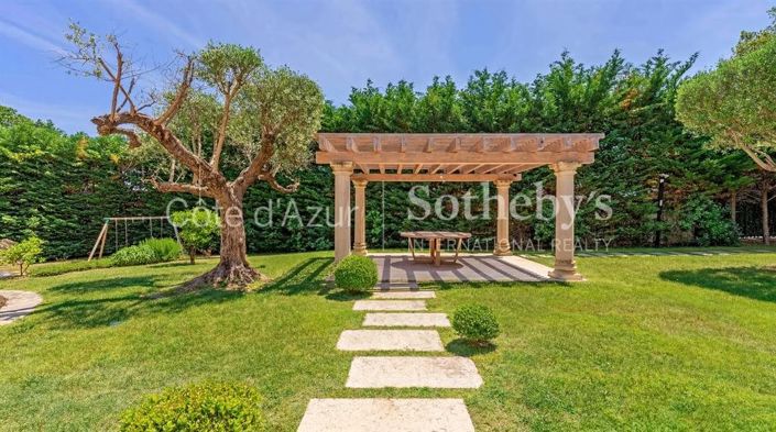 Image No.15-6 Bed Property for sale