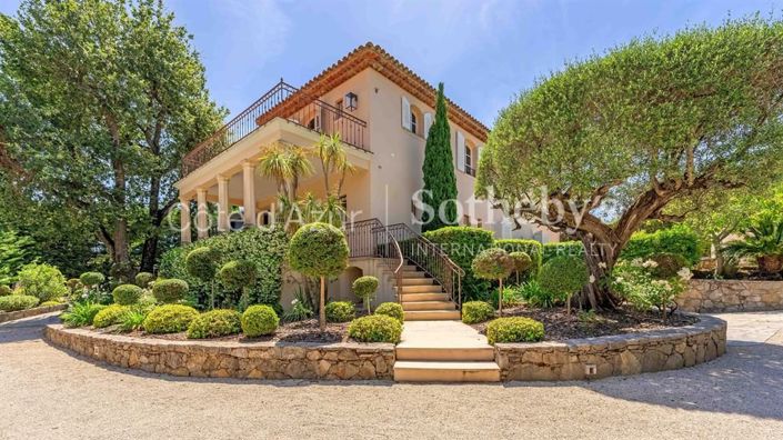 Image No.2-6 Bed Property for sale