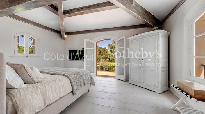 Image No.8-6 Bed Property for sale