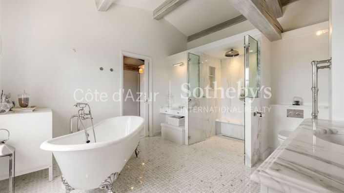 Image No.9-6 Bed Property for sale