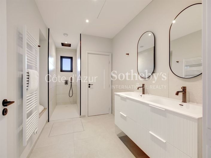 Image No.7-3 Bed House for sale