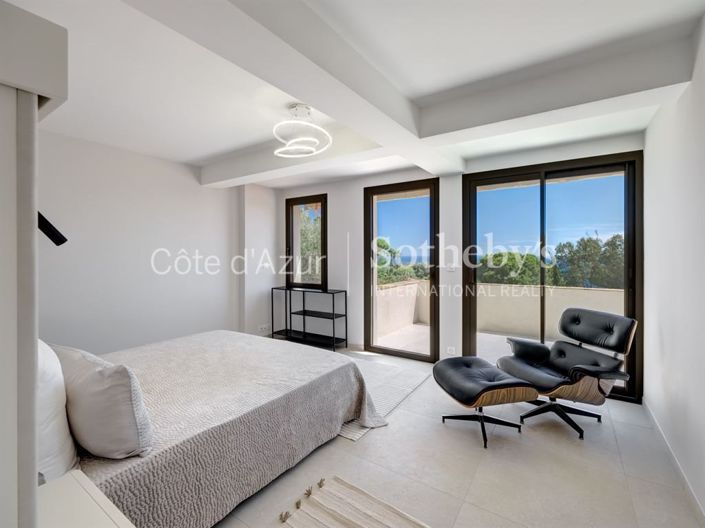 Image No.9-3 Bed House for sale