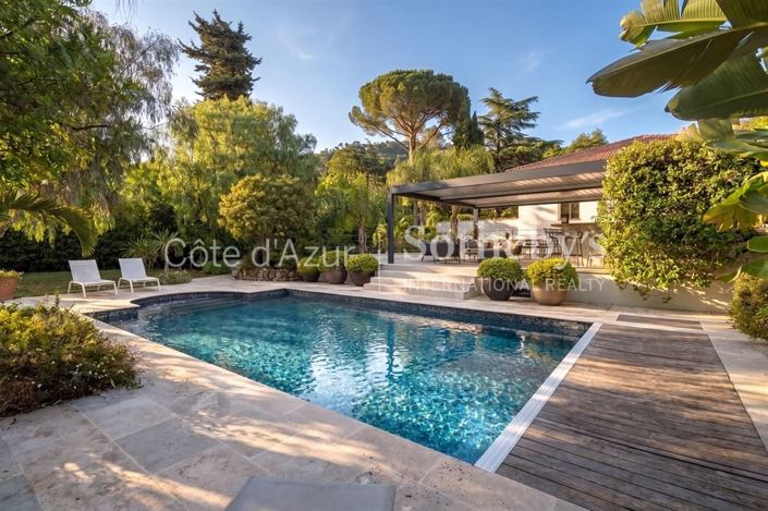 Image No.2-5 Bed Property for sale