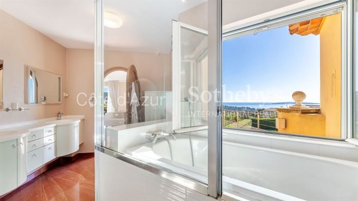 Image No.12-5 Bed Property for sale