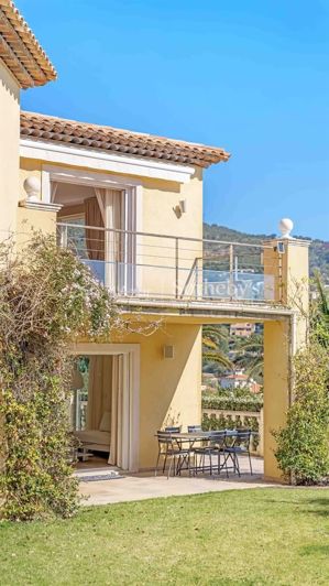 Image No.17-5 Bed Property for sale
