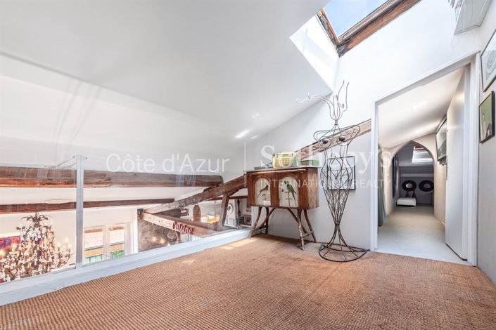 Image No.10-5 Bed Apartment for sale