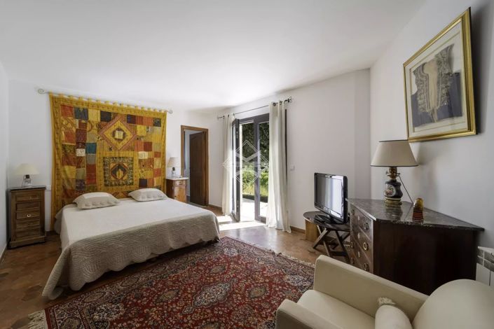 Image No.12-5 Bed House for sale