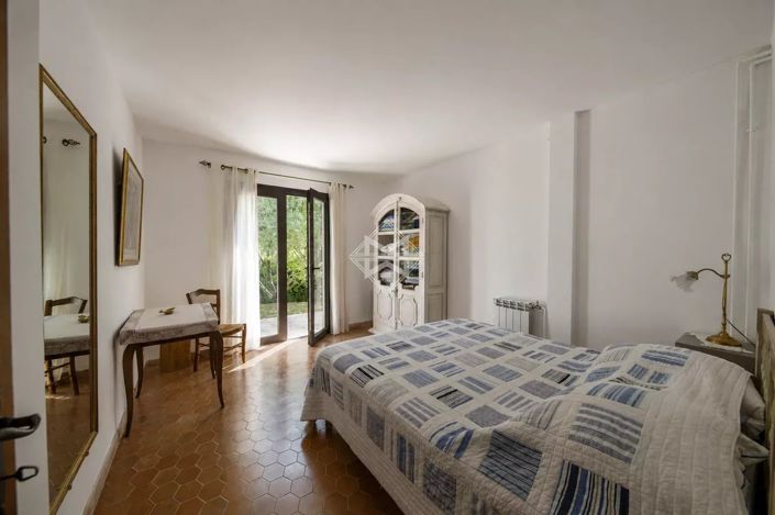 Image No.13-5 Bed House for sale