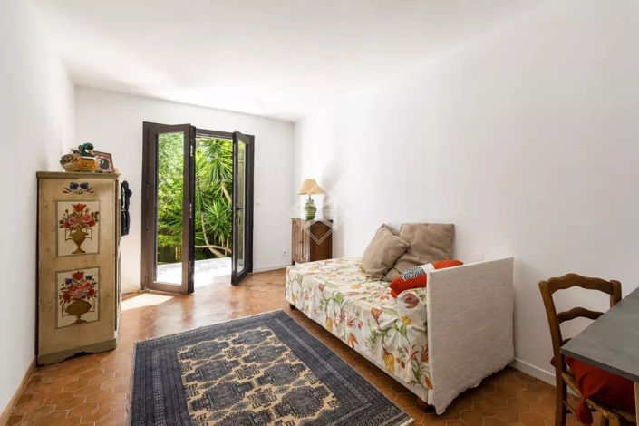 Image No.14-5 Bed House for sale