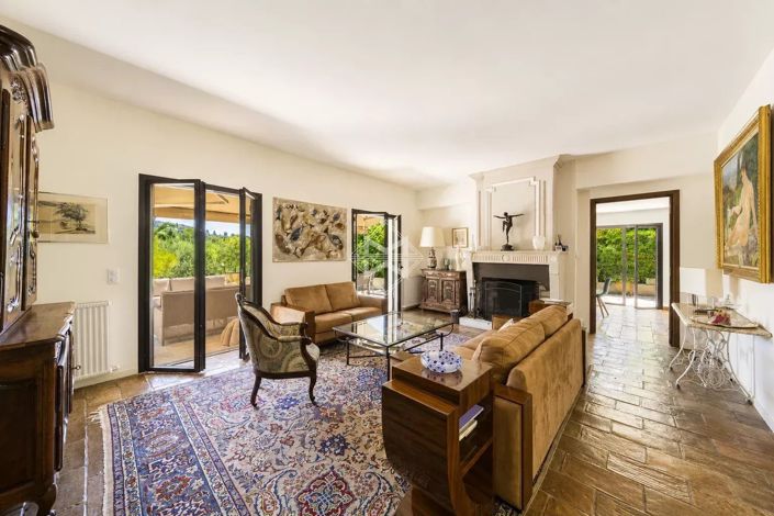 Image No.5-5 Bed House for sale