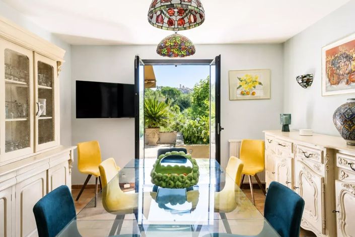 Image No.9-5 Bed House for sale