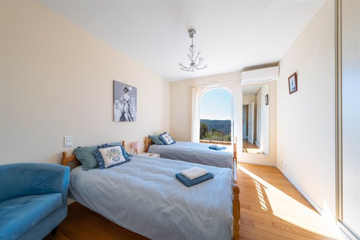 Image No.18-4 Bed House for sale