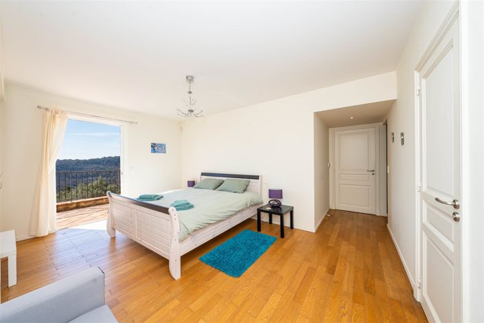 Image No.21-4 Bed House for sale