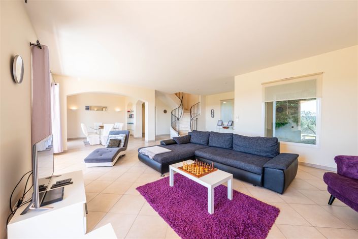 Image No.3-4 Bed House for sale