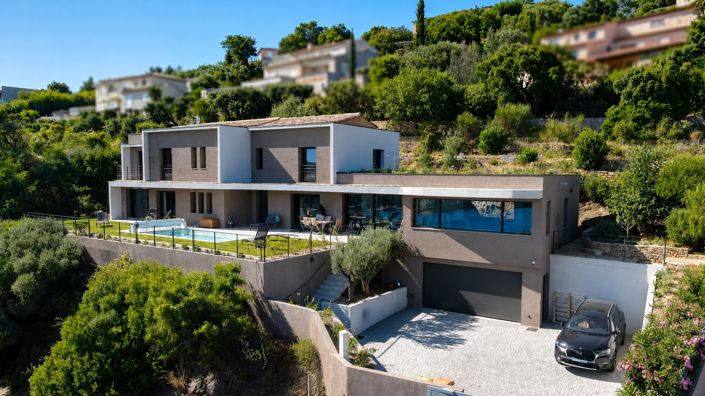 Image No.3-Propriété de 6 chambres à vendre à Saint-Raphael