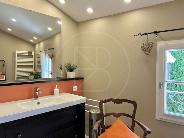 Image No.14-3 Bed House for sale