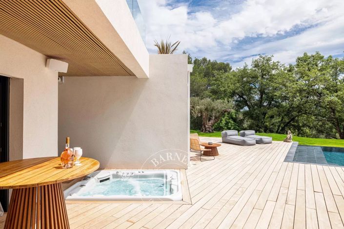 Image No.13-6 Bed House for sale