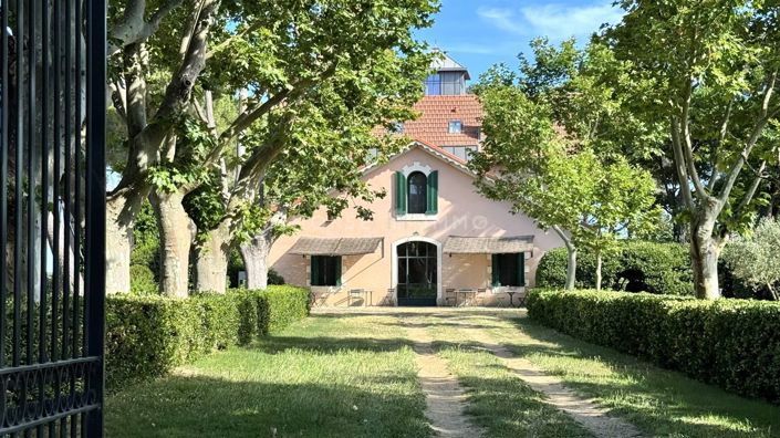 Image No.2-Propriété de 8 chambres à vendre à Aigues-Mortes