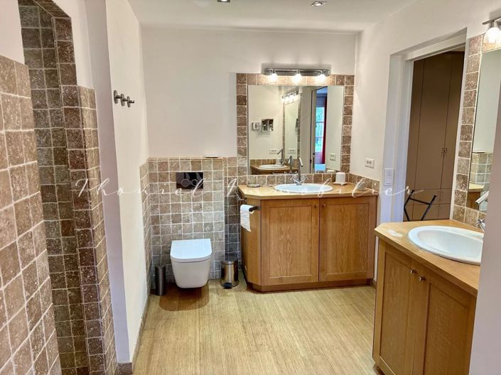 Image No.10-6 Bed House for sale