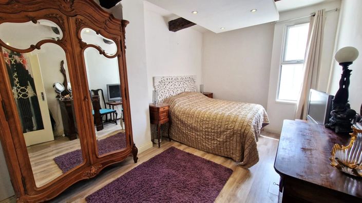 Image No.2-4 Bed House for sale