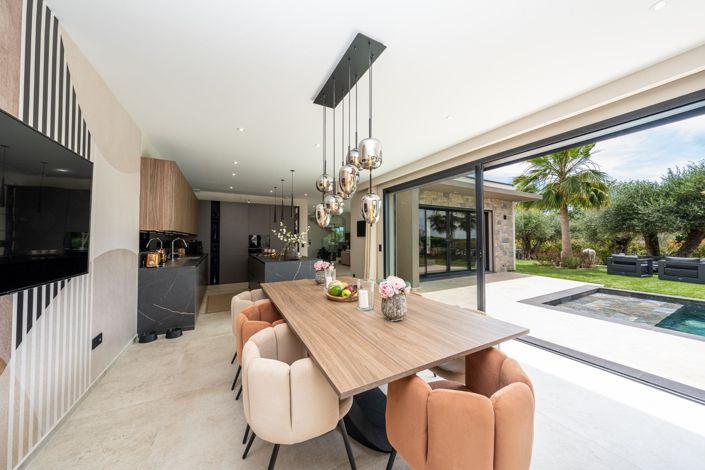 Image No.7-4 Bed House for sale