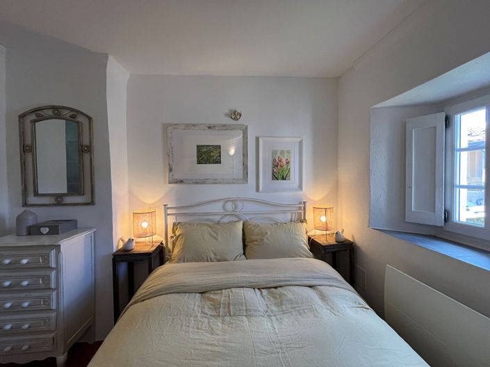 Image No.9-2 Bed House for sale