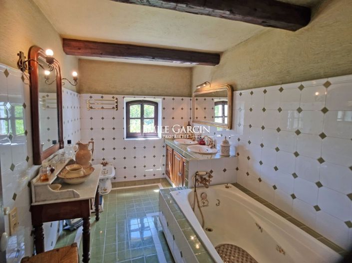 Image No.12-4 Bed House for sale