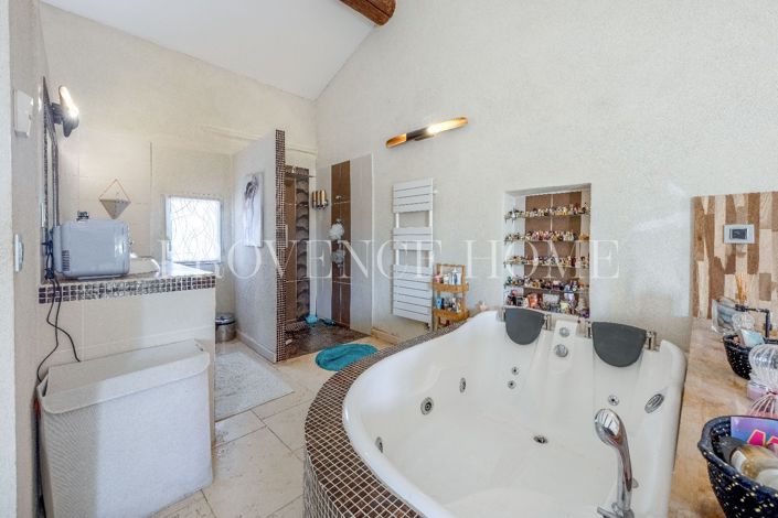 Image No.16-5 Bed House for sale